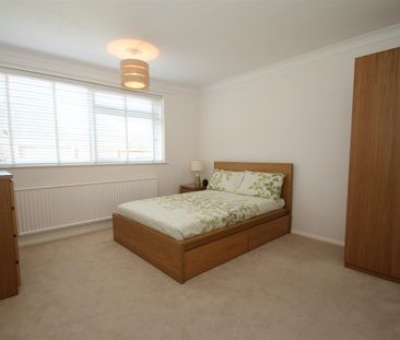 Knoll Court, Elvetham Road, Fleet, GU51 - Photo 4