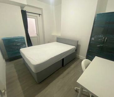 Pearl Street - Photo 3