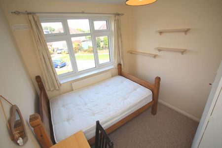 7 Bedroom Student House – Surbiton (Raeburn Avenue, KT5 9BW) - Photo 5