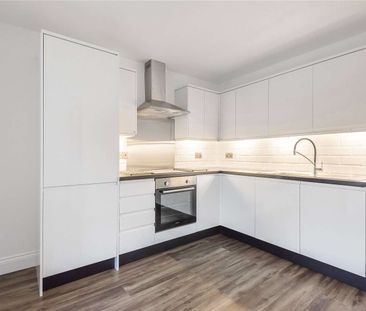 A two bedroom centrally located apartment refurbished to a high sta... - Photo 2