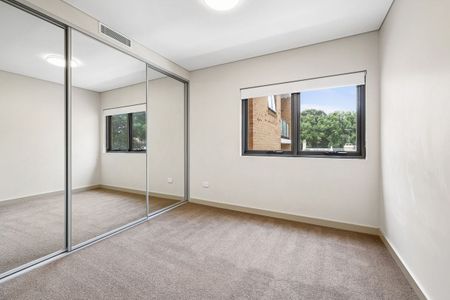 Designer Two Bedroom Apartment - Photo 2