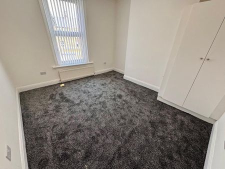 4 bedroom terraced house to rent - Photo 3