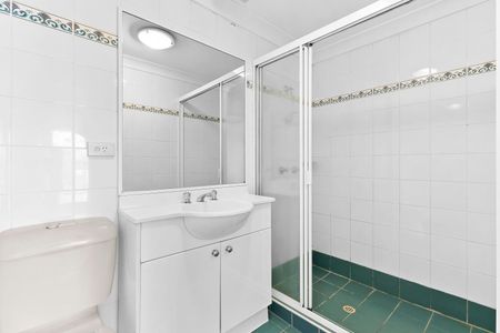 Large Two Bedroom Apartment In Tranquil Westmead Location - Photo 3