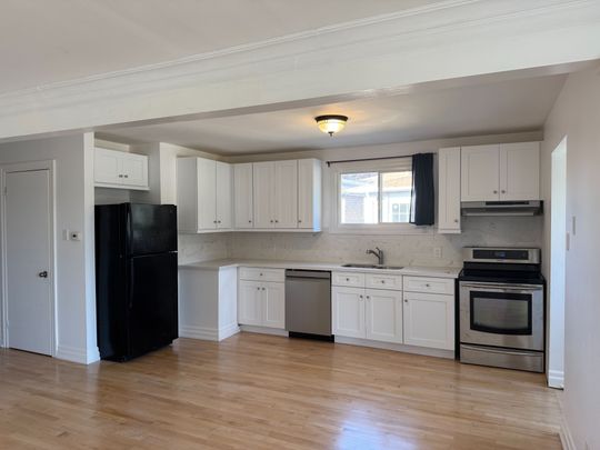 For Lease - 37 Ondrey Street, Bradford West Gwillimbury, Ontario - Photo 1