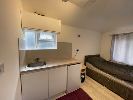 Studio Flat, Dollis Hill Lane, NW2 - Photo 4