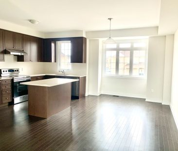 For Lease - 10 Oakmore Lane, Brampton, Ontario - Photo 2