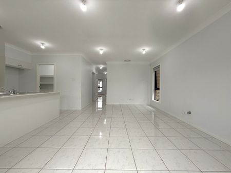 Perfectly Located Family Home Available Now! - Photo 3