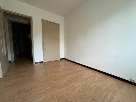 Location Appartement 4 pièces 67m² AVIGNON 84000 - Photo 3