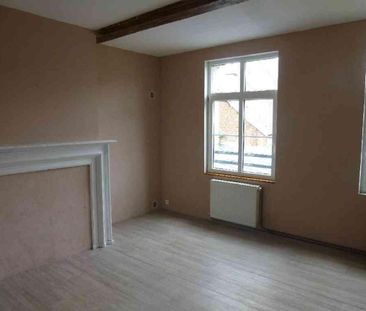 APPARTEMENT A LOUER LIBRE AU 1ER MAI 2019 SOLRE LE CHATEAU PLACE VE... - Photo 1