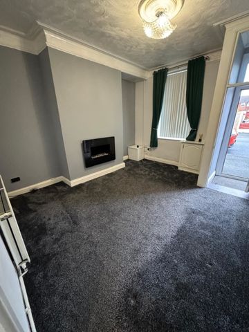 2 Bedroom - Photo 4