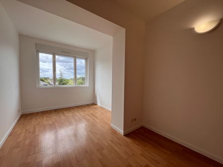 À louer - Appartement T4 rénové avec jardin à Mûrs-Erigné - Photo 3