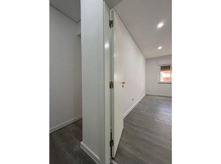 Falagueira-venda Nova, Lisbon - Photo 5