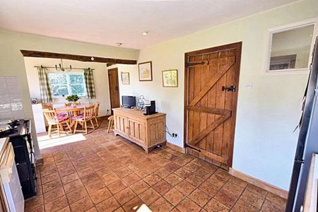 3 bedroom detached house to rent - Photo 3