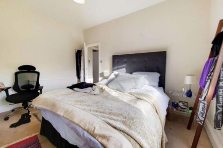 3 bedroom apartment to rent - Photo 4