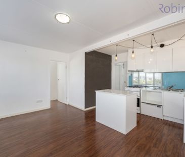 Two bedroom air conditioned unit with views over the city - Photo 1