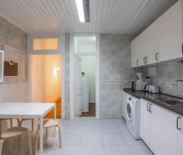 Calçada do Marquês de Abrantes, Lisbon, Lisbon 1200-163 - Photo 6