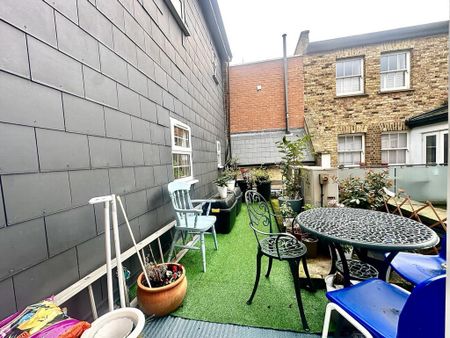 2 bedroom flat to rent - Photo 2