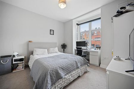 3 bedroom flat to rent - Photo 4
