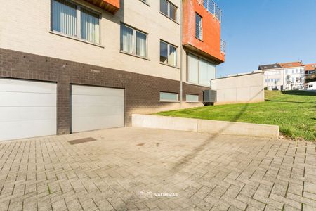 Een recent & instapklaar appartement met terras & garage - Foto 2