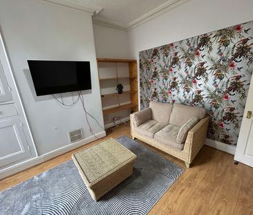 Fleetwood Road Room 4 - Photo 1