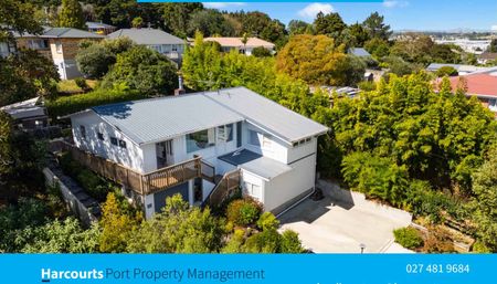 Spacious Family Home in a Prime Location - Photo 5