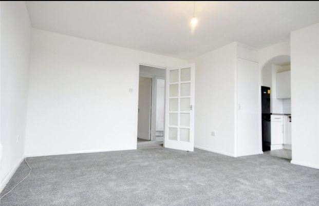 2 Bedroom Flat To Let - Photo 1