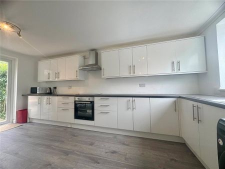 4 bedroom terraced house to rent - Photo 2
