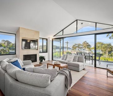 An Extraordinary Bayside Residence of Prestige and Distinction - Photo 2