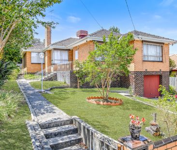 2 Sylvan Crescent, Ashwood VIC 3147 - House For Rent | Domain - Photo 2