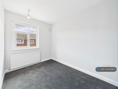 3 bedroom terraced house to rent - Photo 4