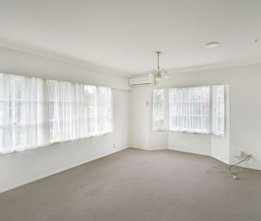 Fresh, Bright & Perfectly Located - Photo 6