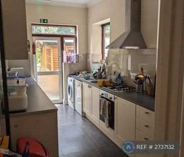 1 bedroom in a house share to rent - Photo 1