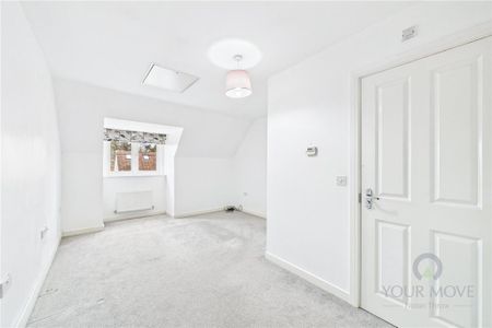 4 bedroom semi-detached house to rent - Photo 2
