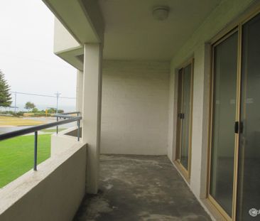 3X1 UNIT OPPOSITE WARNBRO BEACH!!! - Photo 6