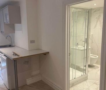 Studio to rent - Photo 5