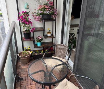 8 Beverley Glen #D433 - Photo 3