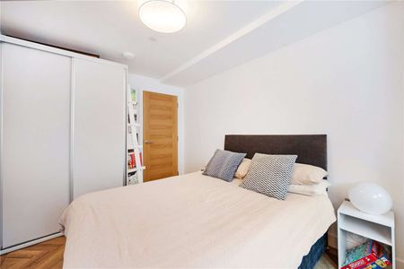 A beautifully appointed two bedroom apartment with a private terrace, in the heart of Chester - Photo 5