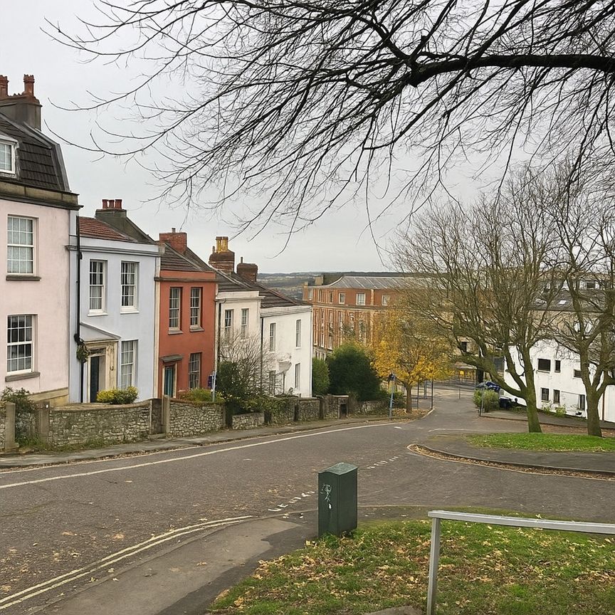 5 Bed Flat, Ninetree Hill, BS1 - Photo 1