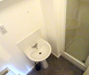 2 bedroom coach house to rent - Photo 4