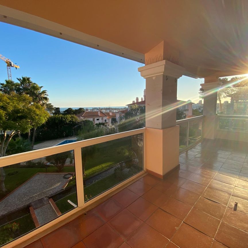 Three-bedroom duplex apartment in a closed condominium in Cascais - Photo 1