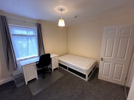 3 bedroom house - Photo 4