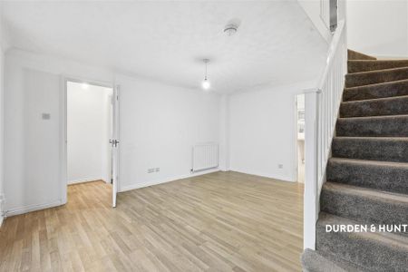 3 bedroom end of terrace house to rent - Photo 2