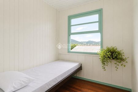 Casa com 6 quartos e 242m² para alugar em Lagoa da Conceição, Florianópolis. - Foto 3