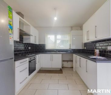 3 bedroom semi-detached house to rent - Photo 3