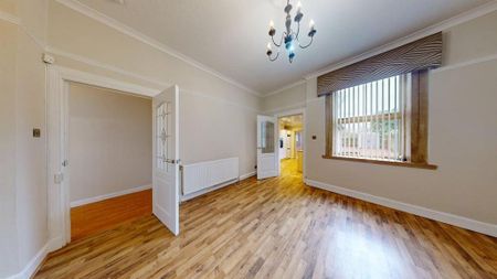 2 bedroom ground floor flat to rent - Photo 2