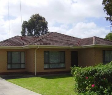 Spacious Three-Bedroom Home in a Prime Location - Photo 4