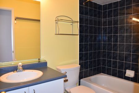 For Lease - 371 Ravineview Way, Oakville, Ontario - Photo 5