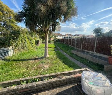 3 bedroom semi-detached house to rent - Photo 2
