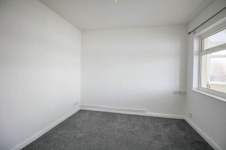 2 bedroom semi-detached house to rent - Photo 2