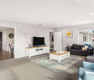 5 Bedroom, 2 Bathroom House - Photo 5